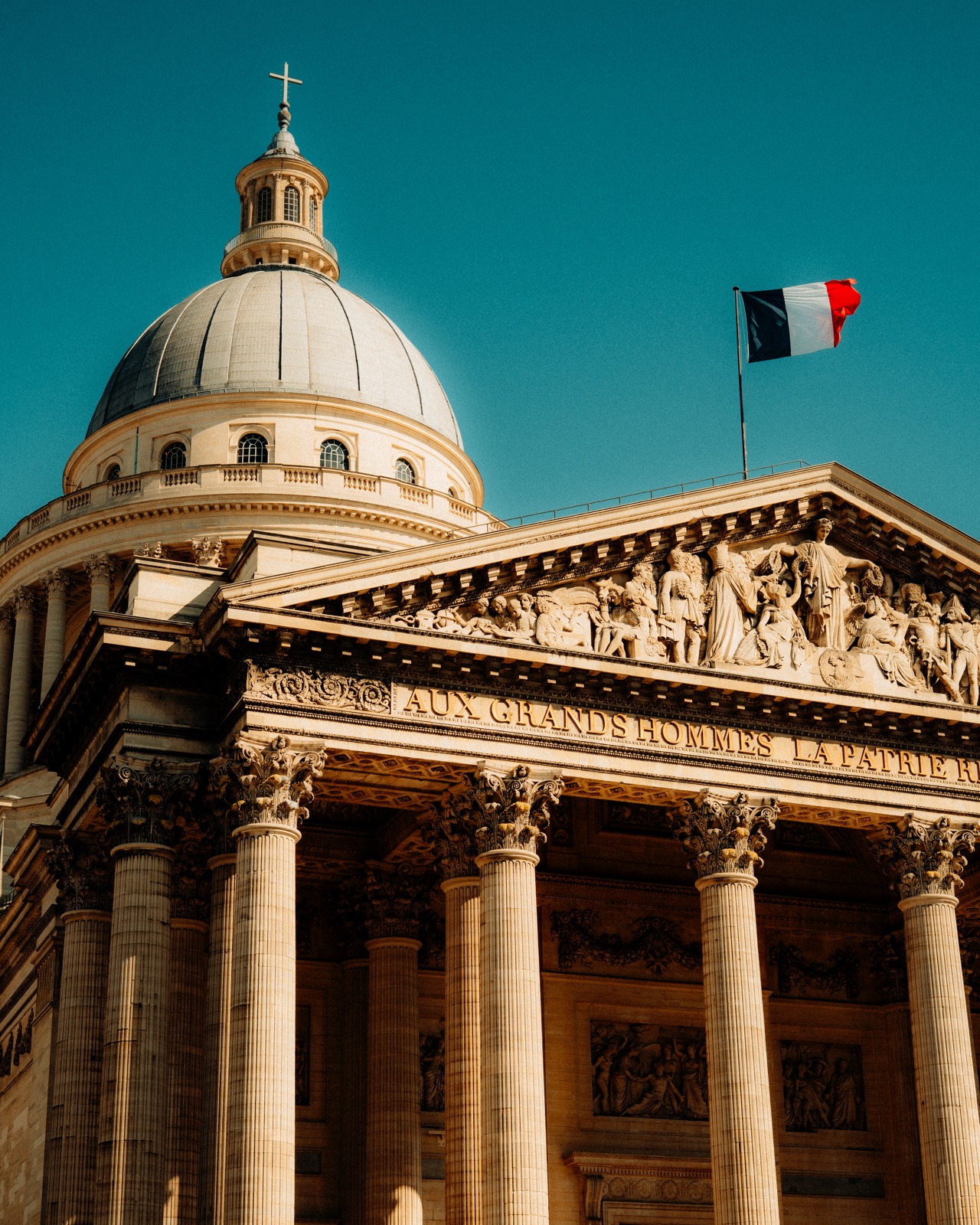 Panthéon mit französischer Flagge