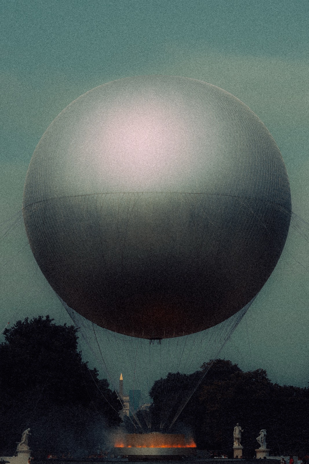 Heißluftballon in der Dämmerung