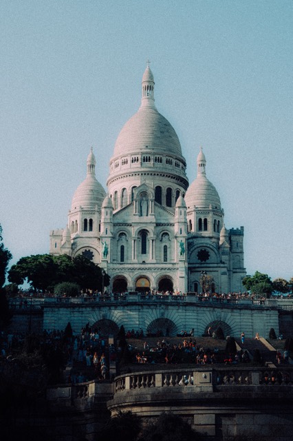 Sacré-Cœur über den Treppen von Montmartre
